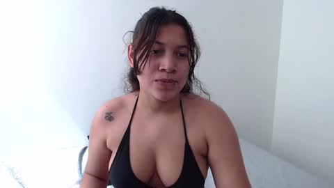 Snapshot of miss_rose1 chatting on December 18, 2024, 5:52 pm ROS online show from December 18, 2024, 5:52 pm