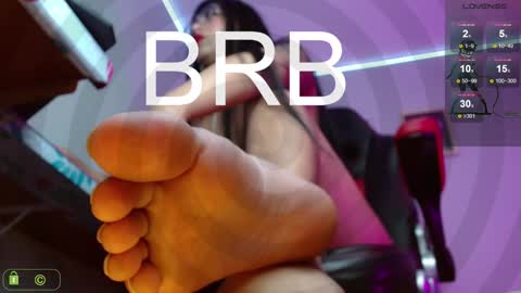 Snapshot of miss_scarllet chatting on January 14, 2025, 2:08 am 100 thumbs up online show from January 14, 2025, 2:08 am