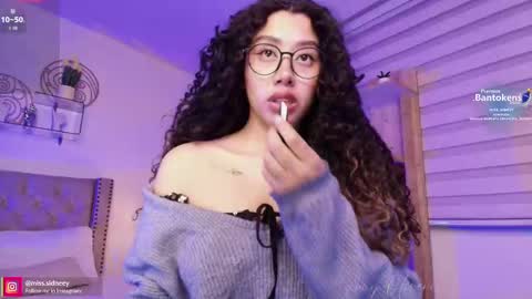 Amy Olivera online show from October 14, 2025, 1:23 pm