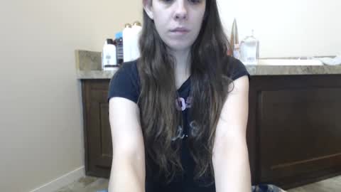 Snapshot of miss_sunshine01 chatting on January 31, 2025, 1:43 am Bella online show from January 31, 2025, 1:43 am