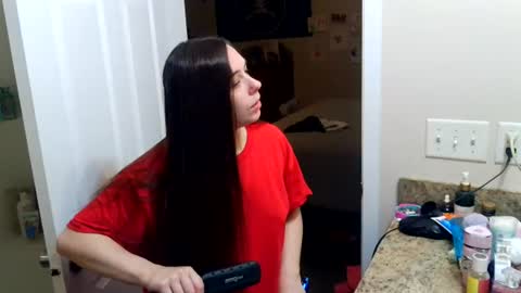Snapshot of miss_sunshine01 chatting on June 13, 2026, 3:21 pm Bella online show from June 13, 2026, 3:21 pm
