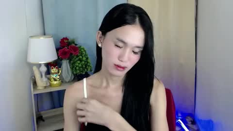 Snapshot of miss_sunshinex chatting on January 20, 2025, 3:59 am Shine online show from January 20, 2025, 3:59 am