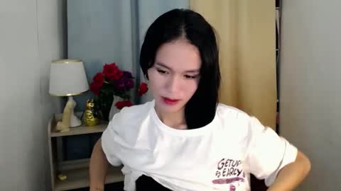 Snapshot of miss_sunshinex chatting on February 2, 2025, 5:21 am Shine online show from February 2, 2025, 5:21 am