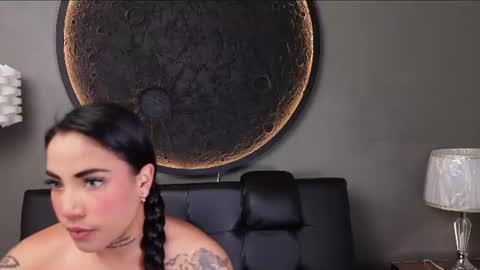 Vaiolette online show from July 1, 2026, 11:01 am