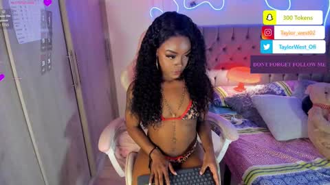 Snapshot of miss_west chatting on September 25, 2025, 8:18 am Tay Tay Independent Model online show from September 25, 2025, 8:18 am