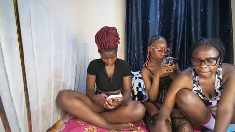 Snapshot of miss_worldfire chatting on October 13, 2025, 9:48 pm miss_worldfire online show from October 13, 2025, 9:48 pm