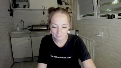 Snapshot of miss_you20 chatting on September 10, 2025, 9:59 pm miss_you20 online show from September 10, 2025, 9:59 pm