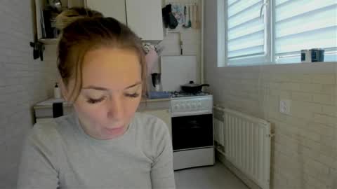 Snapshot of miss_you20 chatting on October 16, 2025, 6:03 am miss_you20 online show from October 16, 2025, 6:03 am