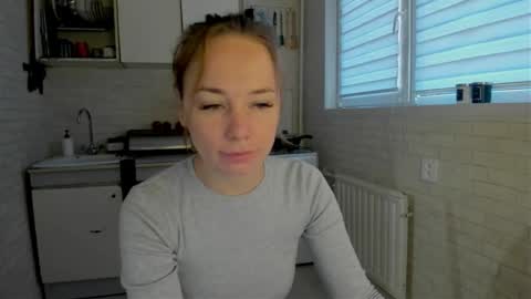 Snapshot of miss_you20 chatting on October 17, 2025, 5:32 am miss_you20 online show from October 17, 2025, 5:32 am