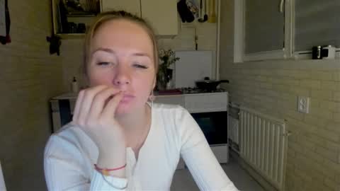 Snapshot of miss_you20 chatting on October 23, 2025, 6:06 pm miss_you20 online show from October 23, 2025, 6:06 pm