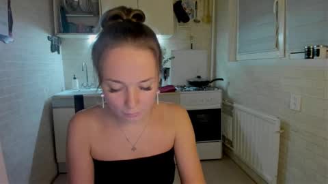 Snapshot of miss_you20 chatting on October 24, 2025, 7:54 pm miss_you20 online show from October 24, 2025, 7:54 pm