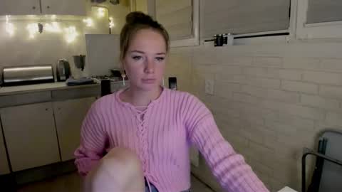 Snapshot of miss_you20 chatting on October 28, 2025, 9:17 pm miss_you20 online show from October 28, 2025, 9:17 pm