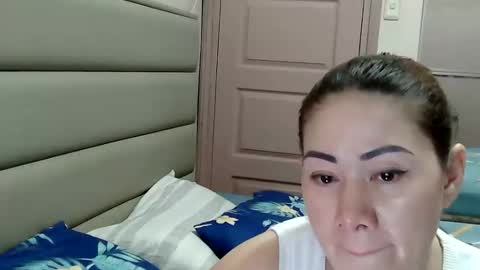 HOT MOMMY ZEPHYR online show from March 10, 2026, 6:07 am