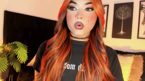 miss_zz online show from October 5, 2025, 5:00 pm