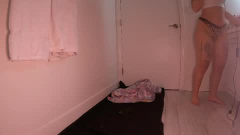 Snapshot of missalittlemasochist chatting on March 7, 2026, 6:27 pm prettylittlenympho online show from March 7, 2026, 6:27 pm