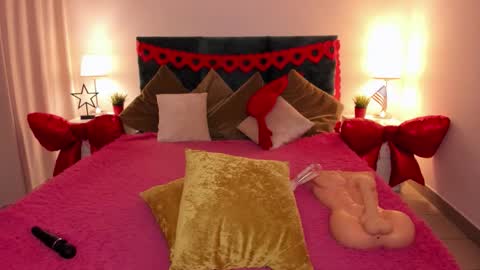 Angelina online show from February 12, 2026, 10:27 pm