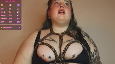 Snapshot of missbika chatting on October 31, 2025, 6:20 pm Miss Bika online show from October 31, 2025, 6:20 pm