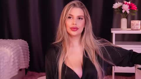 Snapshot of missclairee chatting on June 17, 2026, 7:37 pm Claire online show from June 17, 2026, 7:37 pm
