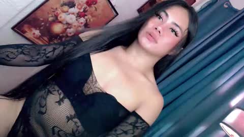 Nicole online show from February 10, 2026, 4:49 am