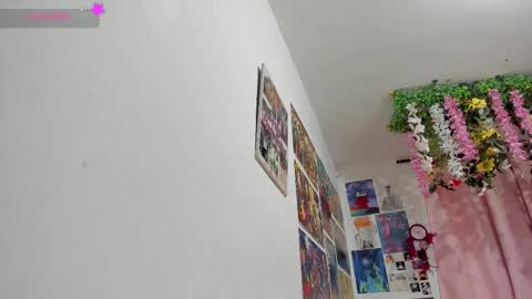 Snapshot of misscurvytop chatting on February 8, 2026, 11:08 pm Vane online show from February 8, 2026, 11:08 pm