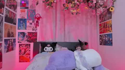 Snapshot of misscurvytop chatting on February 25, 2026, 11:14 pm Vane online show from February 25, 2026, 11:14 pm