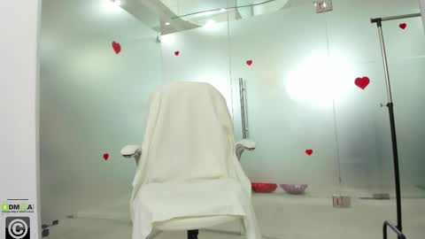 Miss Domina online show from March 16, 2026, 5:44 am