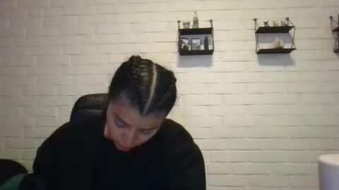 melodie  online show from January 7, 2026, 1:52 am