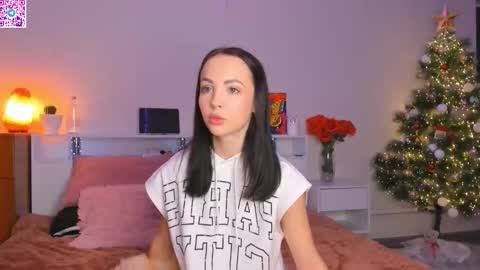 Hello dear my name Elisa online show from December 17, 2025, 9:54 pm