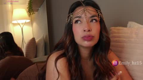 Yuliana online show from April 4, 2026, 9:51 am