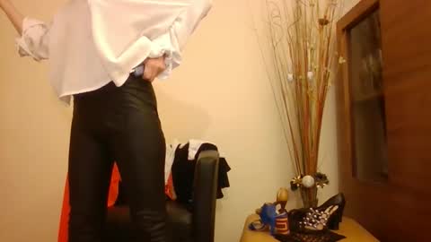 missheals online show from May 8, 2026, 11:32 pm