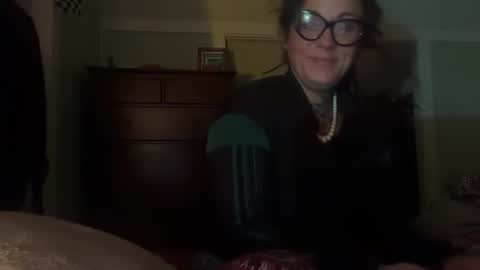 Snapshot of misshoneybadger333 chatting on November 8, 2025, 10:04 am misshoneybadger333 online show from November 8, 2025, 10:04 am