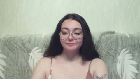 missis mona online show from December 8, 2024, 9:19 pm