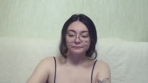 missis mona online show from December 23, 2024, 8:22 am