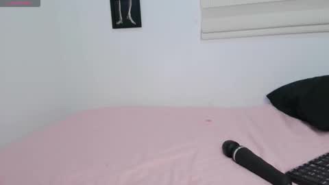 misskatiia online show from November 5, 2025, 10:15 am