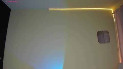 Kimberly Alejandra online show from April 28, 2026, 11:32 pm