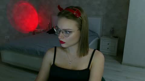 OneGoddess online show from October 26, 2025, 4:13 pm