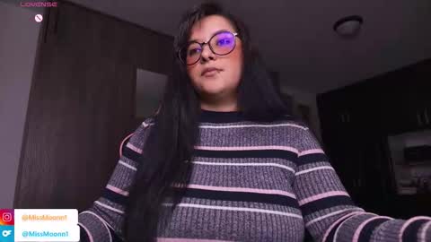 Snapshot of missmoonn chatting on November 8, 2025, 8:18 pm MissMoon online show from November 8, 2025, 8:18 pm