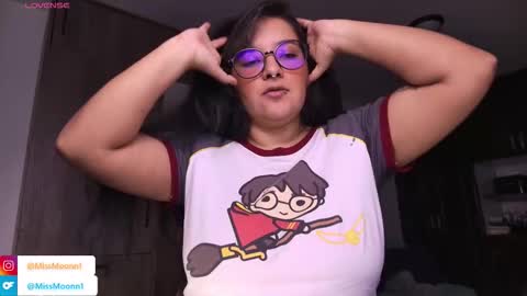 Snapshot of missmoonn chatting on November 10, 2025, 11:59 pm MissMoon online show from November 10, 2025, 11:59 pm