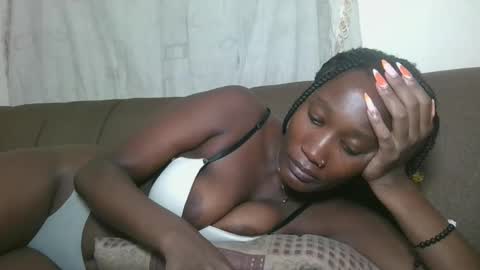 pretty gal online show from October 31, 2025, 5:47 pm