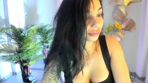 Sienna online show from July 3, 2026, 4:41 am