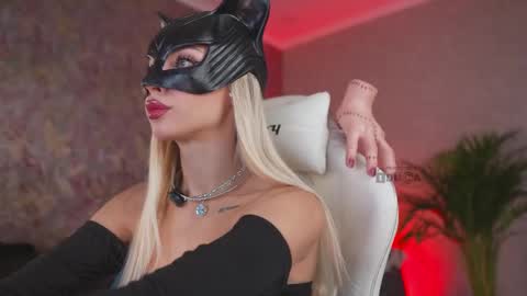 Snapshot of misstics_ chatting on October 30, 2025, 10:54 pm Eva online show from October 30, 2025, 10:54 pm