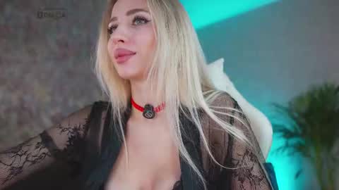 Snapshot of misstics_ chatting on November 29, 2025, 6:16 am Eva online show from November 29, 2025, 6:16 am