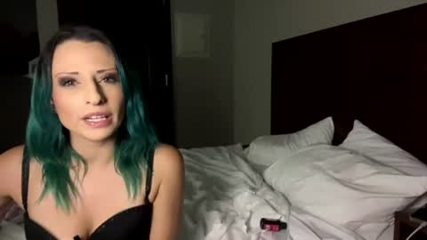 misstinkerbell21 online show from July 10, 2026, 7:49 pm