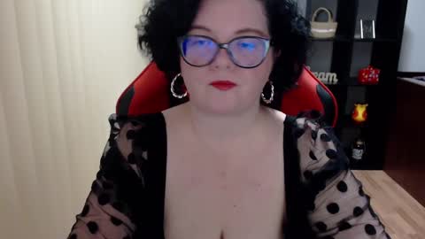 Snapshot of misstruble chatting on February 9, 2025, 12:41 pm MissTruble online show from February 9, 2025, 12:41 pm