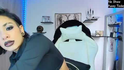 Veronica Rati  online show from April 2, 2026, 2:15 pm