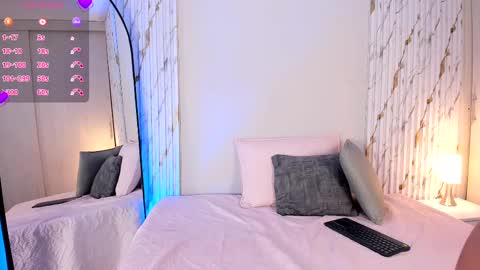 missvioleet online show from October 16, 2025, 5:25 pm