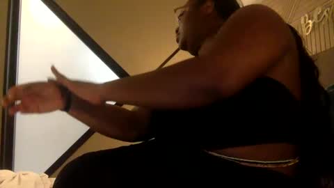 Snapshot of missyluvsu chatting on September 19, 2025, 8:27 am missyluvsu online show from September 19, 2025, 8:27 am