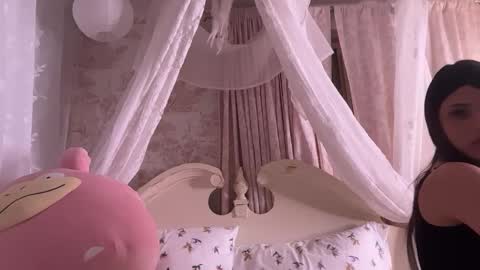 missymacx online show from April 4, 2026, 5:27 am