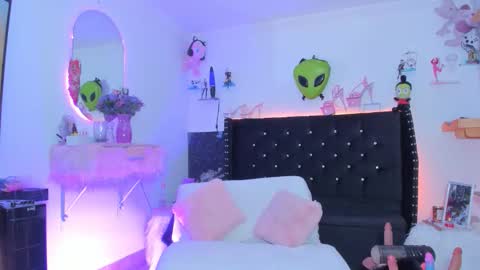 missyuliaslut online show from March 5, 2026, 4:36 pm