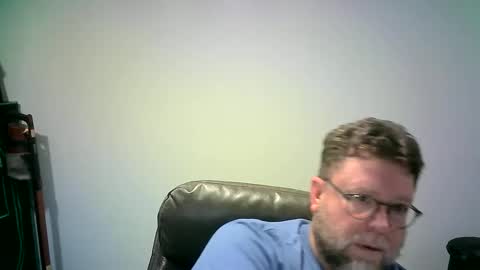 Snapshot of mister_happy567 chatting on September 26, 2025, 5:33 am Mr. Happy online show from September 26, 2025, 5:33 am